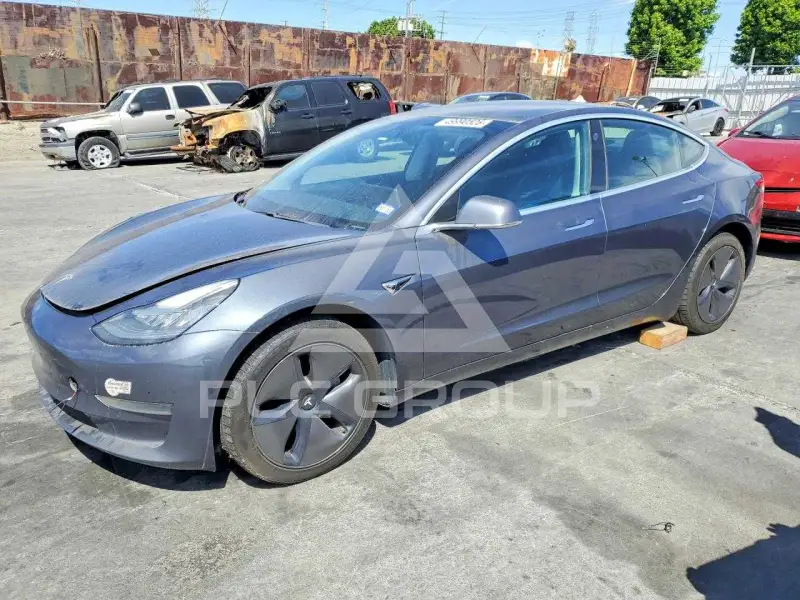 2020 Tesla Model 3 фото