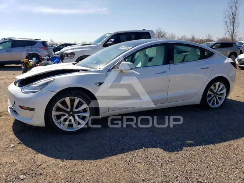 2020 Tesla Model 3 фото
