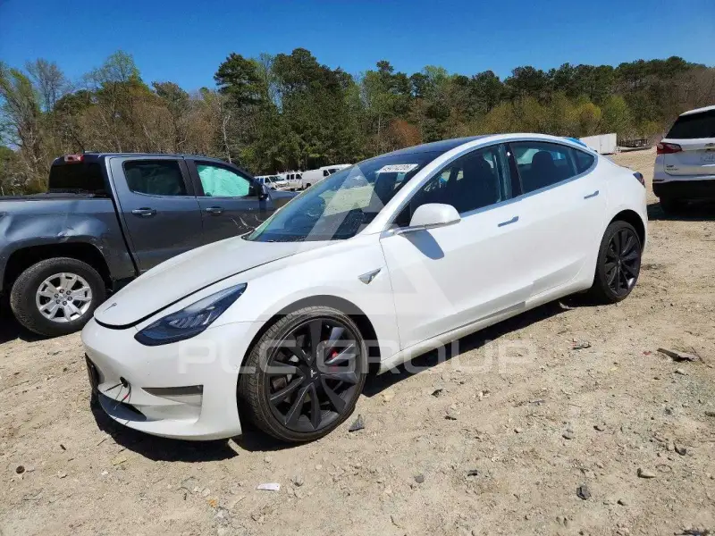 2020 Tesla Model 3 фото