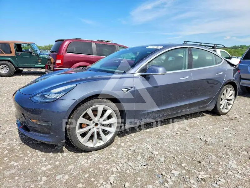 2020 Tesla Model 3 фото
