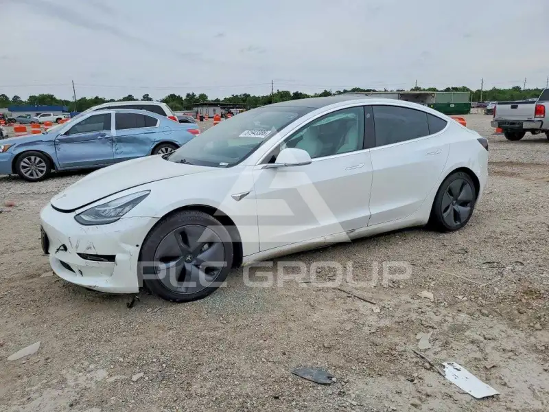 2020 Tesla Model 3 фото