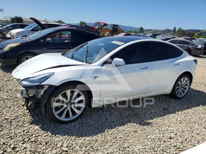 2020 Tesla Model 3 фото
