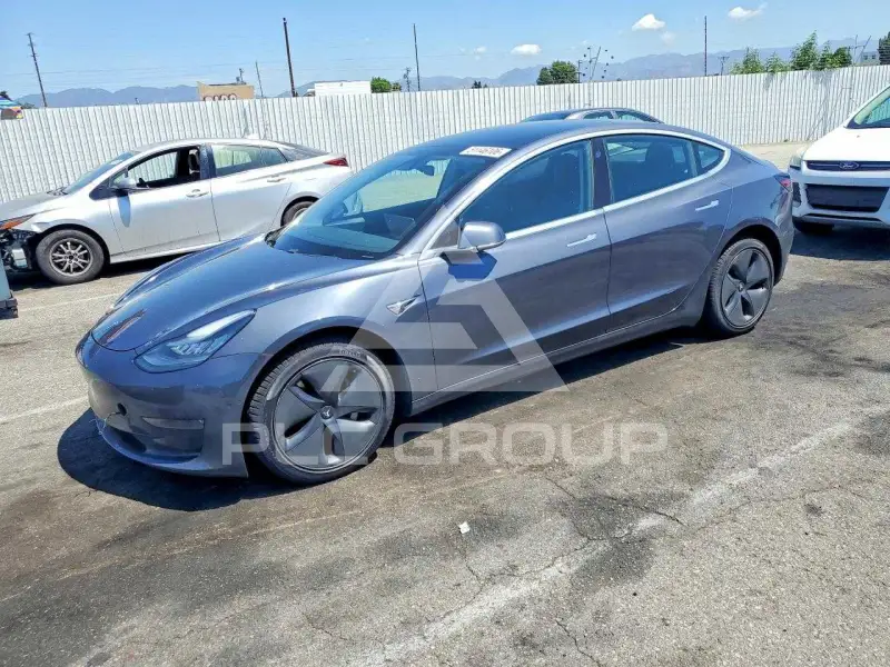 2020 Tesla Model 3 фото