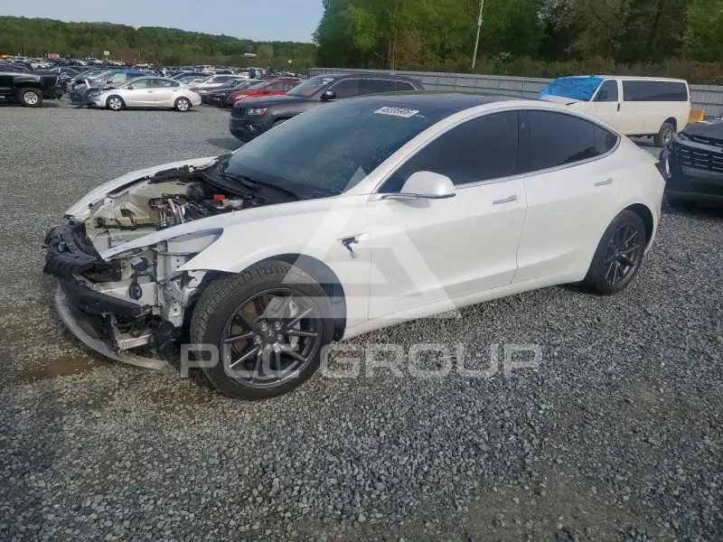 2020 Tesla Model 3 фото