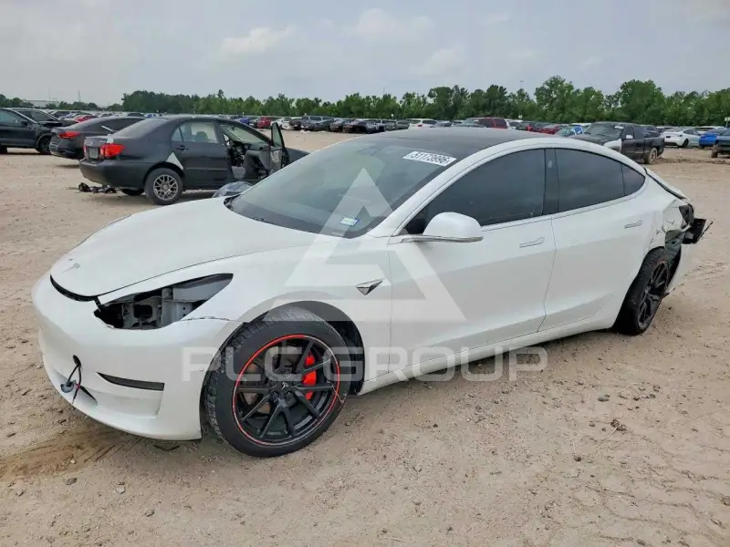 2020 Tesla Model 3 фото