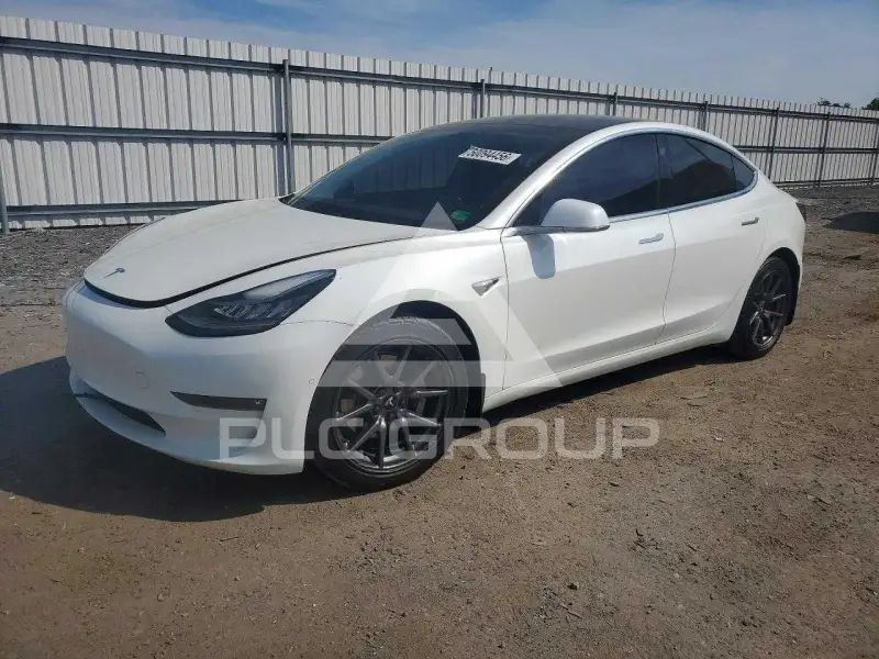2020 Tesla Model 3 фото