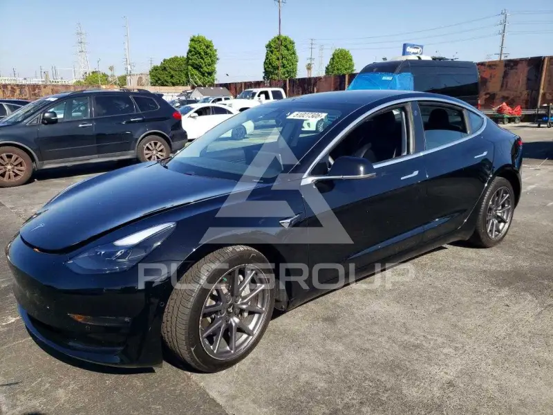 2020 Tesla Model 3 фото