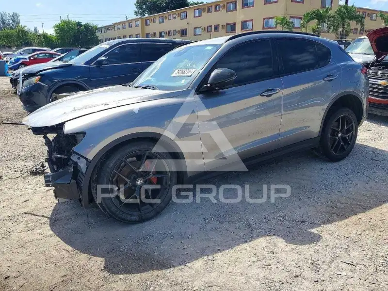 2020 Alfa Romeo Stelvio фото