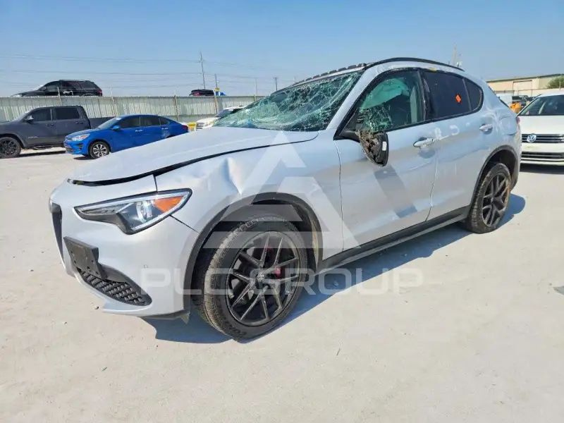2020 Alfa Romeo Stelvio фото