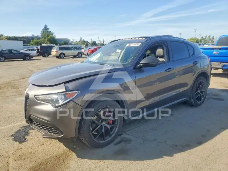 2020 Alfa Romeo Stelvio photo