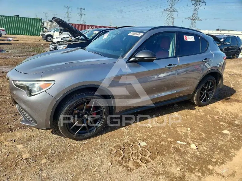 2020 Alfa Romeo Stelvio photo