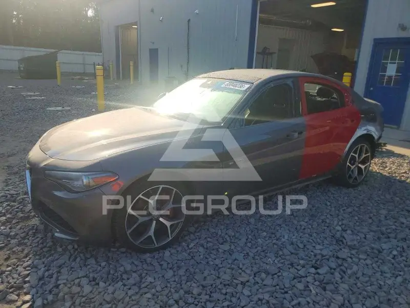 2020 Alfa Romeo Giulia photo