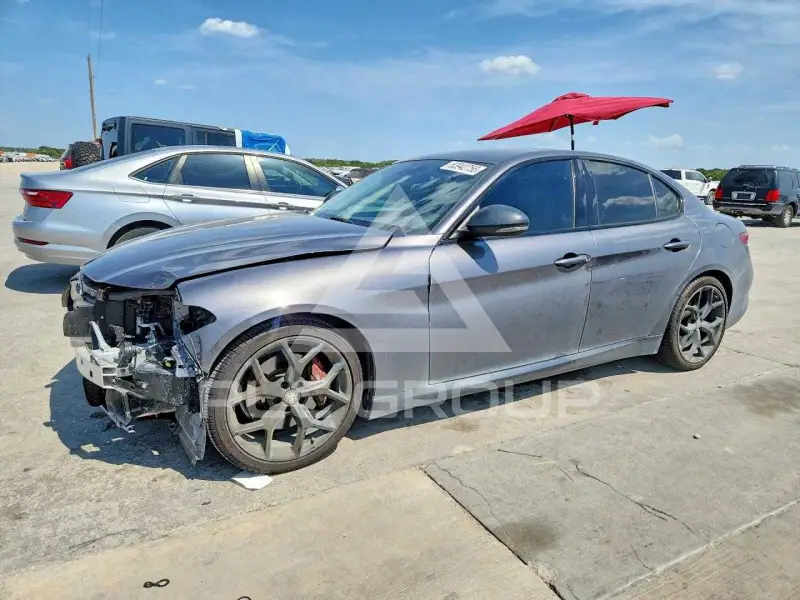 2020 Alfa Romeo Giulia фото