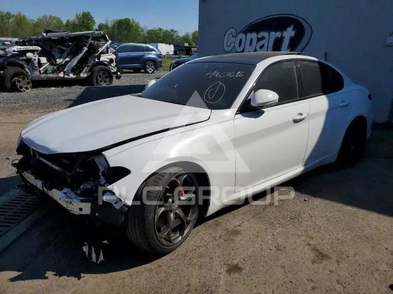 2020 Alfa Romeo Giulia photo