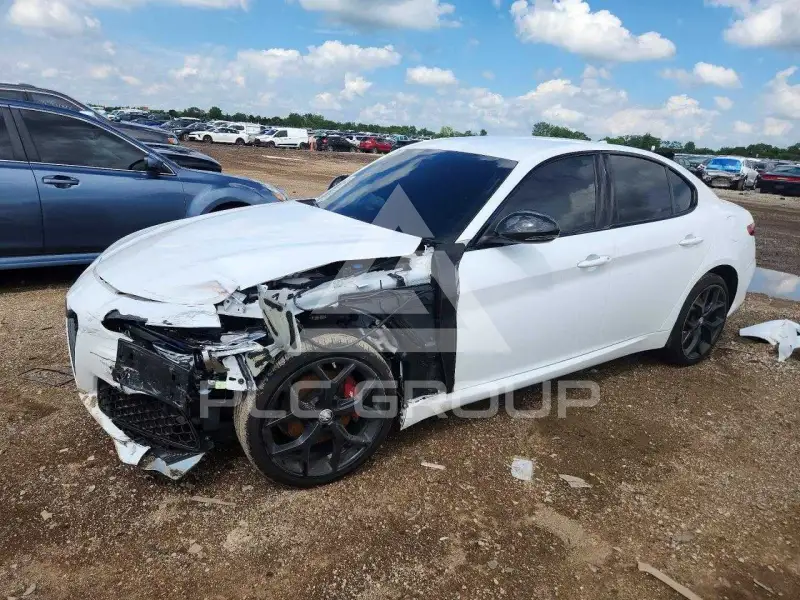 2020 Alfa Romeo Giulia photo