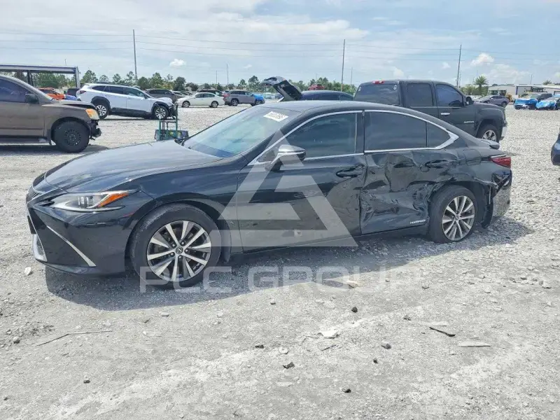 2020 Lexus ES300 photo