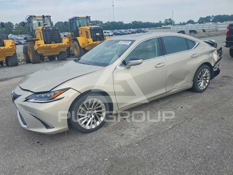 2020 Lexus ES300 фото
