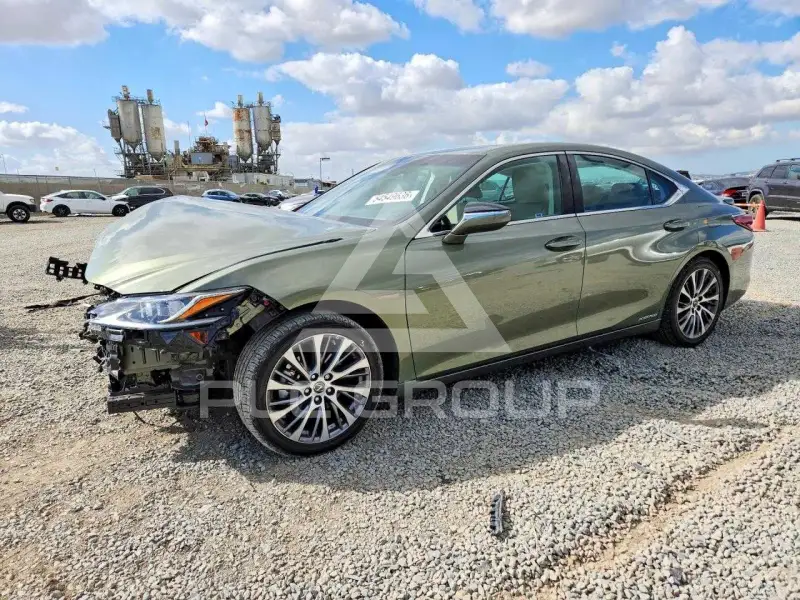 2020 Lexus ES300 photo