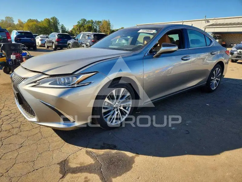 2020 Lexus ES350 photo
