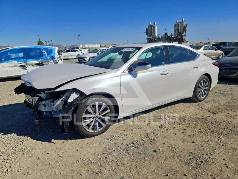 2020 Lexus ES350 photo