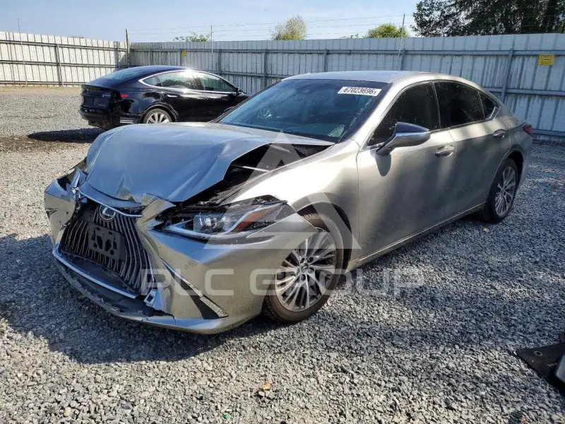 2020 Lexus ES350 photo