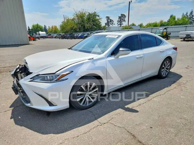 2020 Lexus ES350 photo