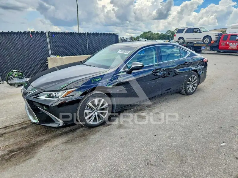 2020 Lexus ES350 photo