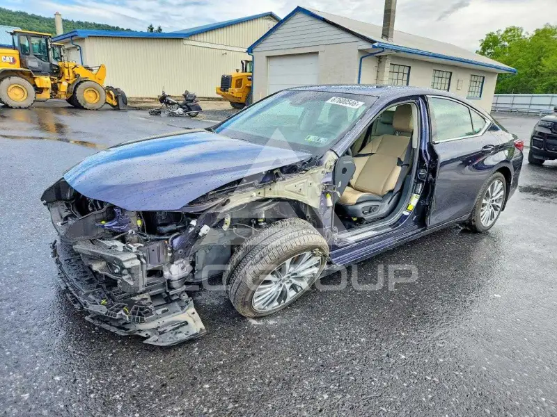 2020 Lexus ES350 photo