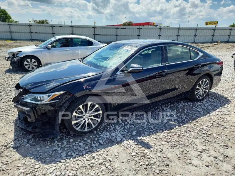 2020 Lexus ES350 photo
