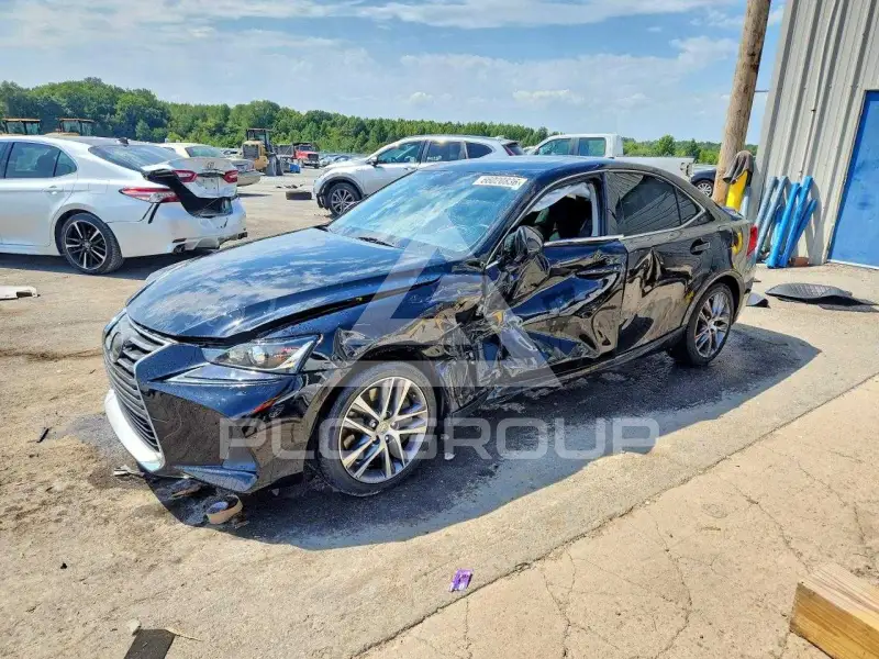 2020 Lexus IS фото