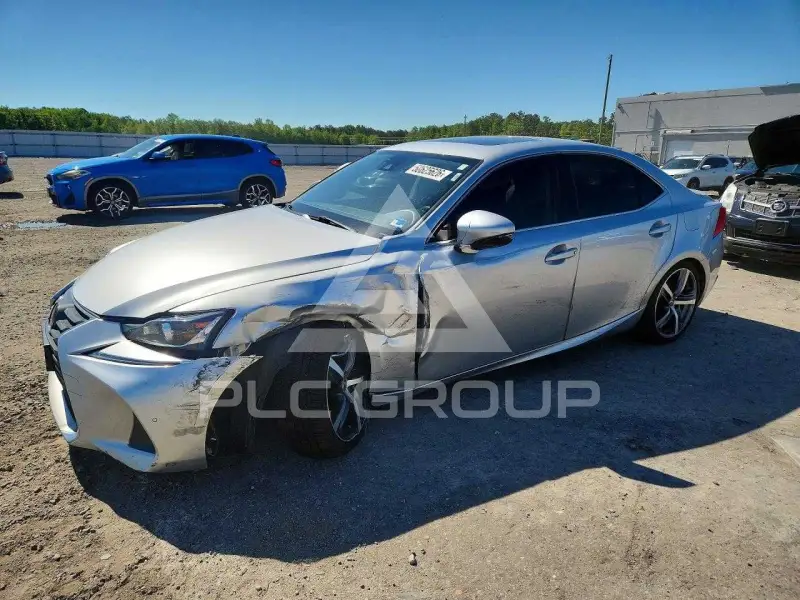 2020 Lexus IS photo