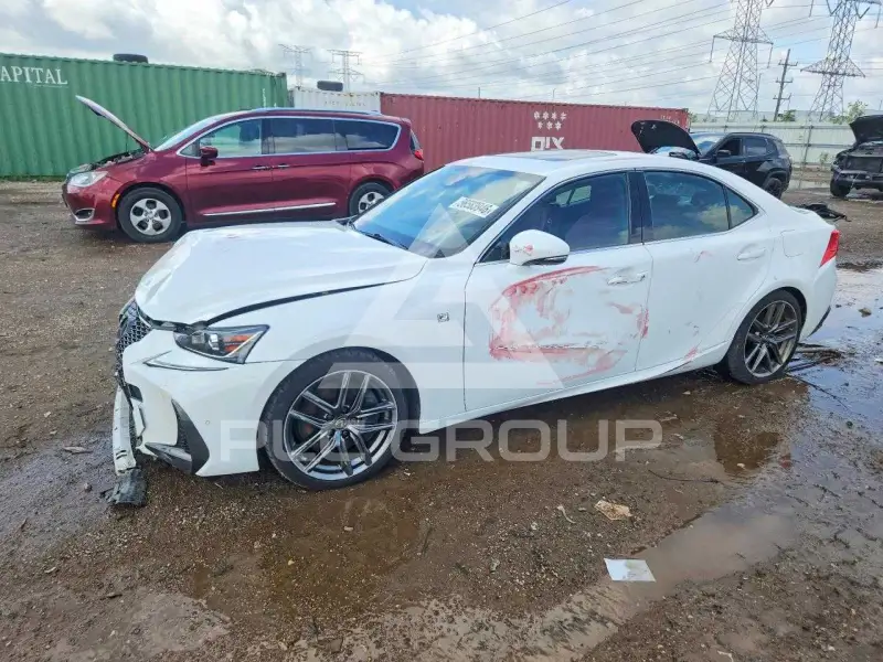 2020 Lexus IS photo