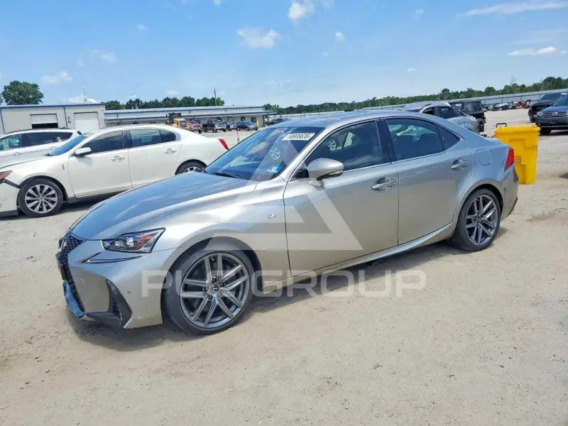 2020 Lexus IS300 фото