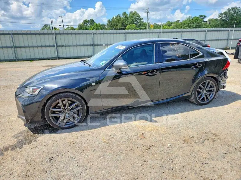 2020 Lexus IS фото