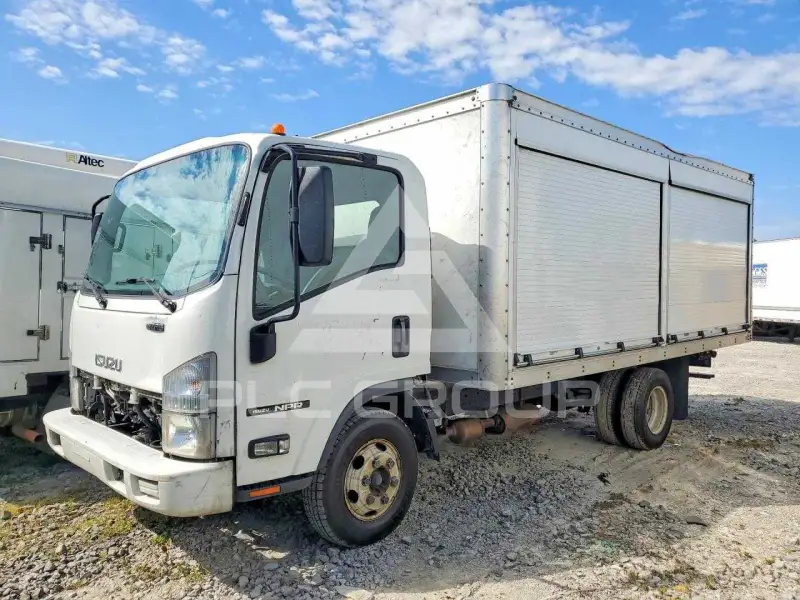 2020 Isuzu NPR фото