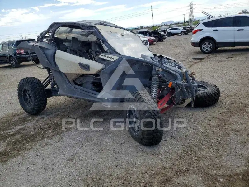 2020 Can-AM Sidebyside фото