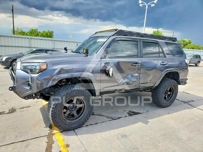 2020 Toyota 4 RUNNER photo