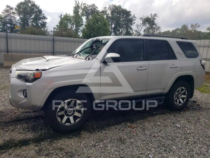 2020 Toyota 4 RUNNER photo