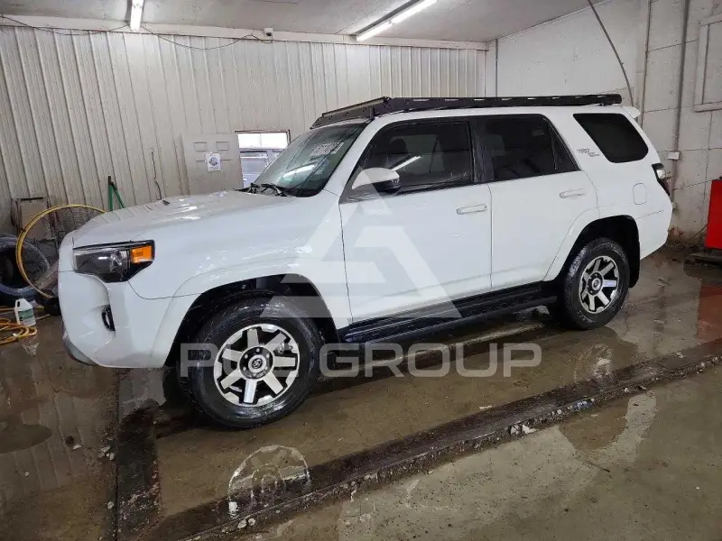 2020 Toyota 4 RUNNER фото