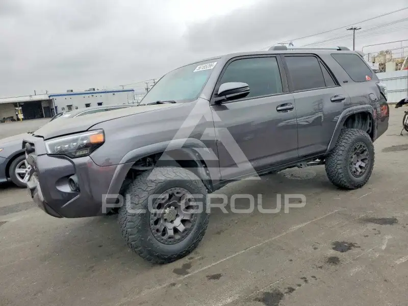 2020 Toyota 4 RUNNER photo