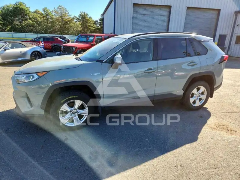 2020 Toyota RAV4 фото
