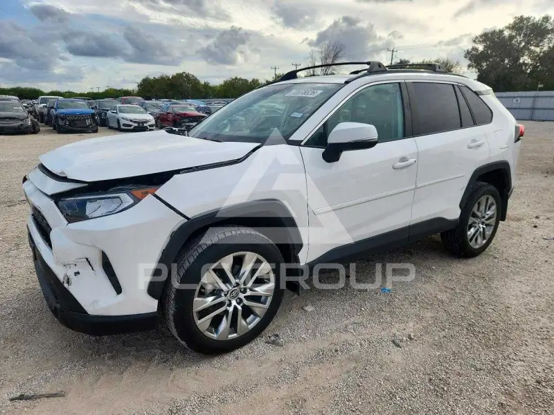 2020 Toyota RAV4 photo