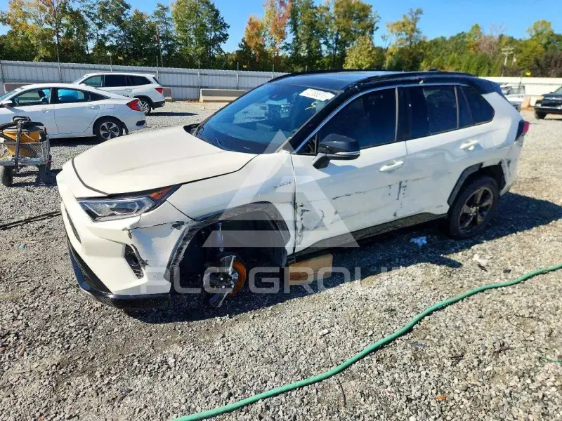 2020 Toyota RAV4 фото