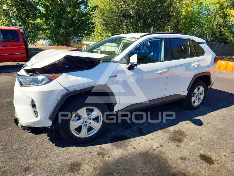 2020 Toyota RAV4 фото