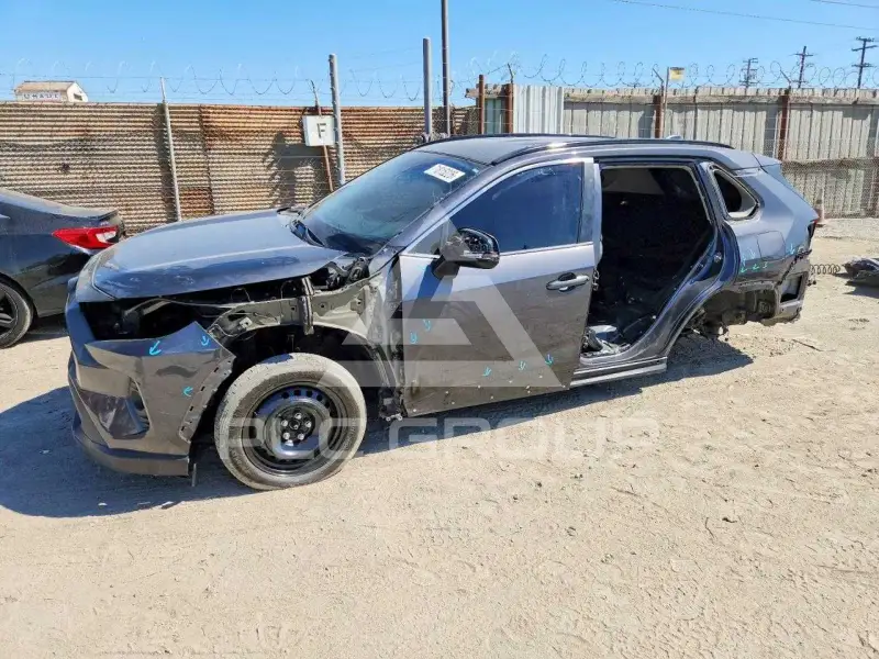 2020 Toyota RAV4 фото
