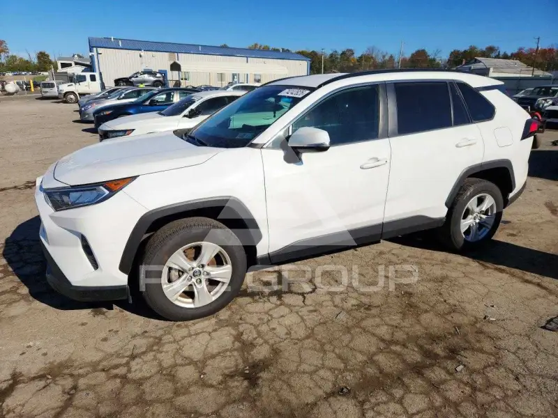 2020 Toyota RAV4 фото