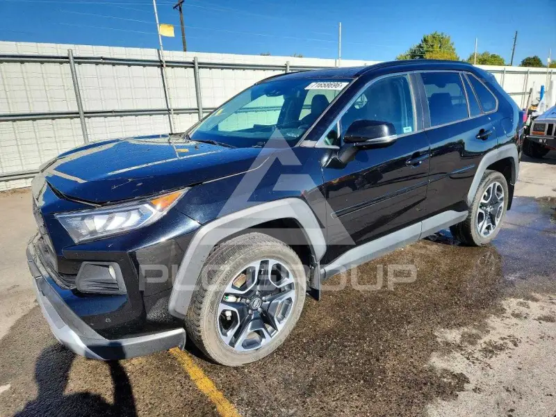 2020 Toyota RAV4 фото