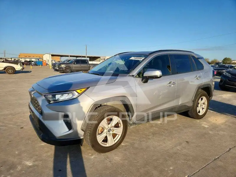 2020 Toyota RAV4 фото