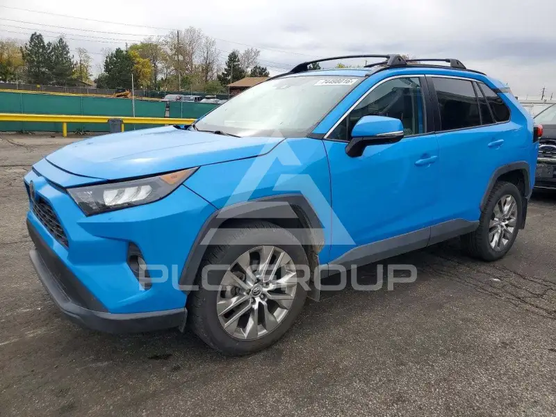 2020 Toyota RAV4 фото