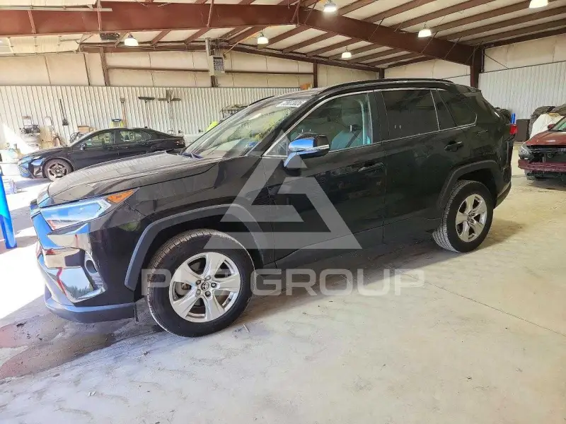 2020 Toyota RAV4 photo